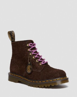 101 Fabriquées en Angleterre Bottines en daim avec détails métalliques