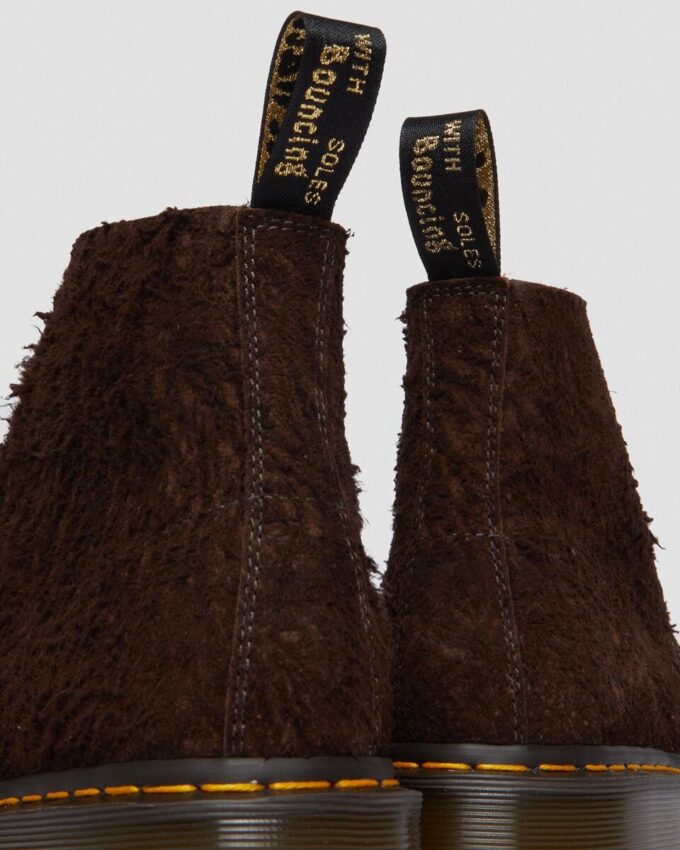 101 Fabriquées en Angleterre Bottines en daim avec détails métalliques 101 Fabriquées en Angleterre Bottines en daim avec détails métalliques