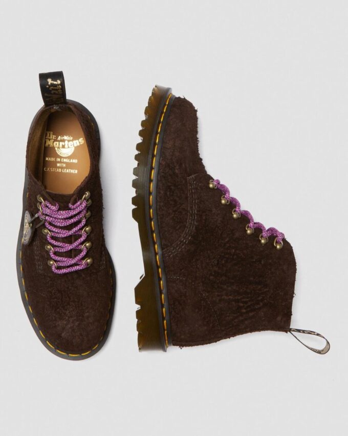 101 Fabriquées en Angleterre Bottines en daim avec détails métalliques 101 Fabriquées en Angleterre Bottines en daim avec détails métalliques