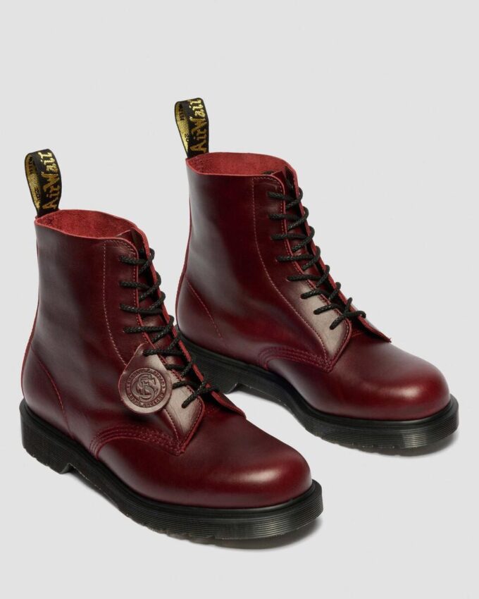 1460 Bottes classiques en cuir de veau fabriquées en Angleterre 1460 Bottes classiques en cuir de veau fabriquées en Angleterre