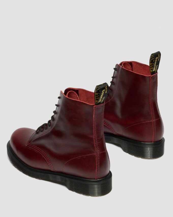 1460 Bottes classiques en cuir de veau fabriquées en Angleterre 1460 Bottes classiques en cuir de veau fabriquées en Angleterre