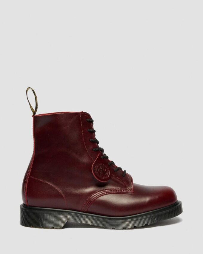 1460 Bottes classiques en cuir de veau fabriquées en Angleterre 1460 Bottes classiques en cuir de veau fabriquées en Angleterre