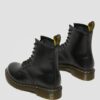 1460 BOTTES À LACETS EN SMUH LEATHER POUR FEMMES 1460 BOTTES À LACETS EN SMUH LEATHER POUR FEMMES