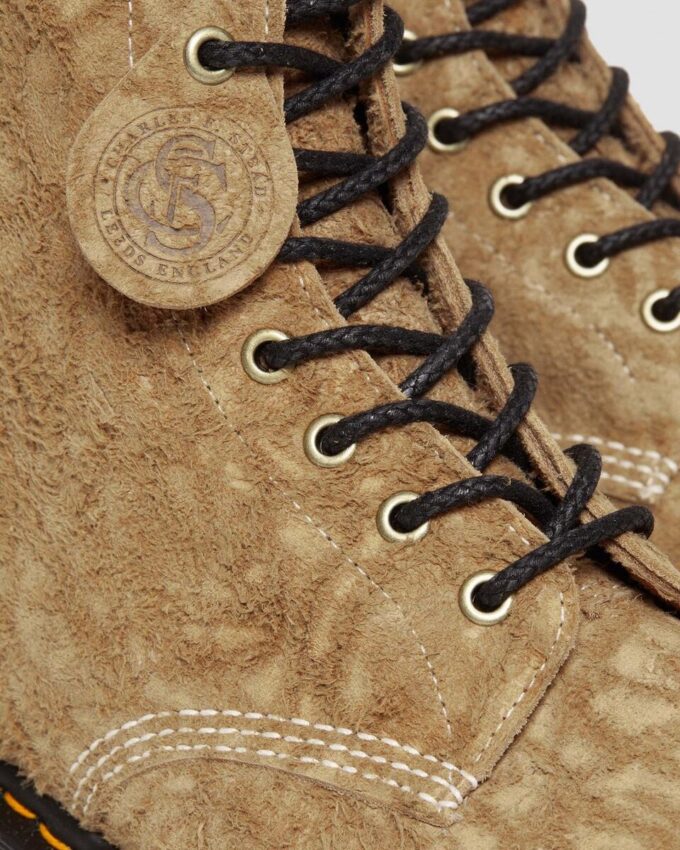 1460 Bottines à lacets en daim embossé fabriquées en Angleterre 1460 Bottines à lacets en daim embossé fabriquées en Angleterre