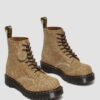 1460 Bottines à lacets en daim embossé fabriquées en Angleterre 1460 Bottines à lacets en daim embossé fabriquées en Angleterre