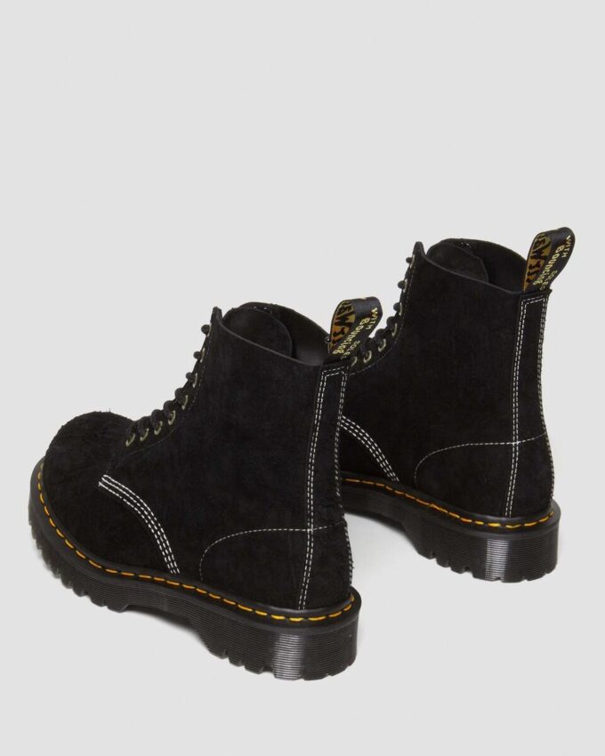 1460 Bottines à lacets en daim embossé fabriquées en Angleterre 1460 Bottines à lacets en daim embossé fabriquées en Angleterre