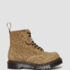 1460 Bottines à lacets en daim embossé fabriquées en Angleterre 1460 Bottines à lacets en daim embossé fabriquées en Angleterre