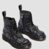 1460 Pascal JUNIOR Bottes à lacets pour enfants en cuir recyclé 1460 Pascal JUNIOR Bottes à lacets pour enfants en cuir recyclé