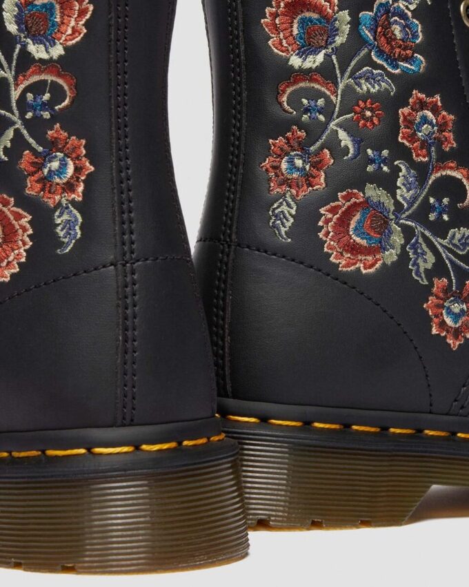 1460 VONDA TF Bottines à lacets en cuir recyclé à imprimé floral 1460 VONDA TF Bottines à lacets en cuir recyclé à imprimé floral