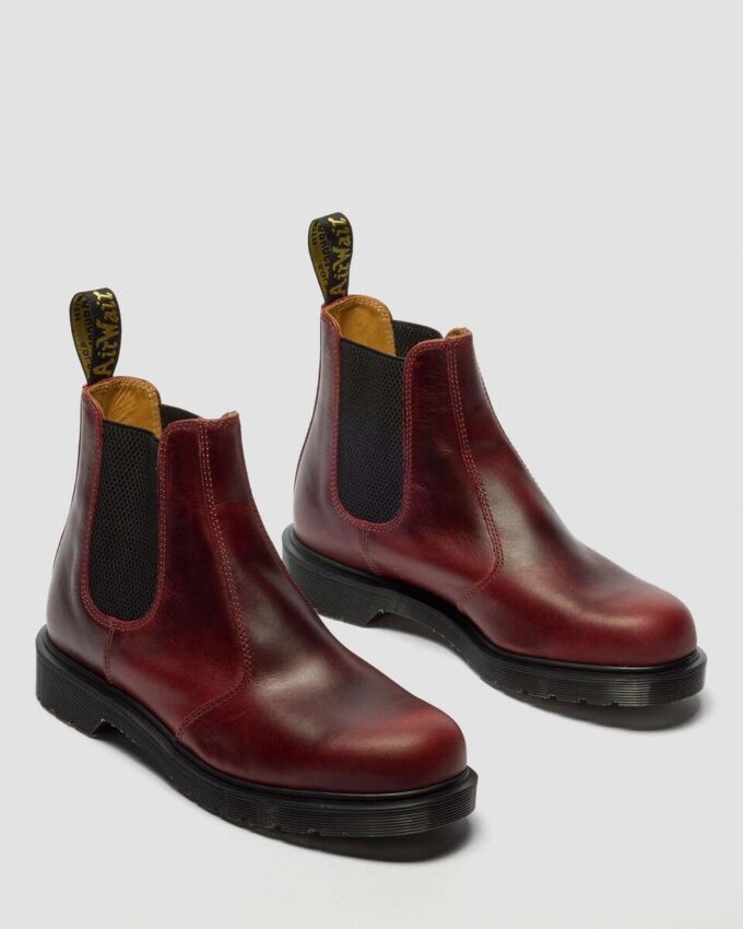 2976 Chelsea Boot classique en cuir de veau fabriquée en Angleterre 2976 Chelsea Boot classique en cuir de veau fabriquée en Angleterre