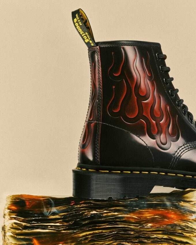 Bottes 1460 Inferno en cuir Arcadia Rub Off Bottes 1460 Inferno en cuir Arcadia Rub Off