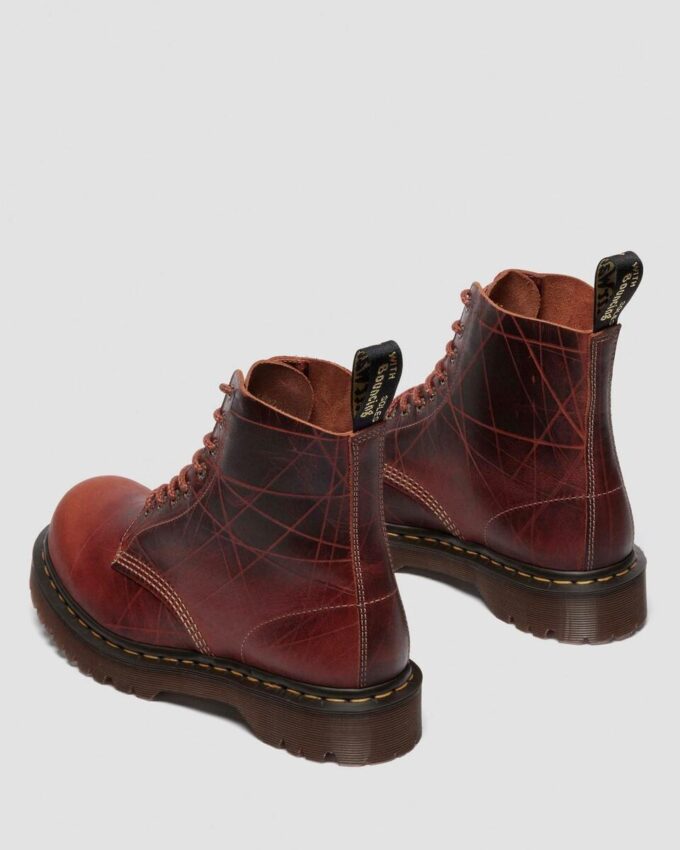 Bottes à bout carré en cuir 1460 Pascal Bex fabriquées en Angleterre Bottes à bout carré en cuir 1460 Pascal Bex fabriquées en Angleterre