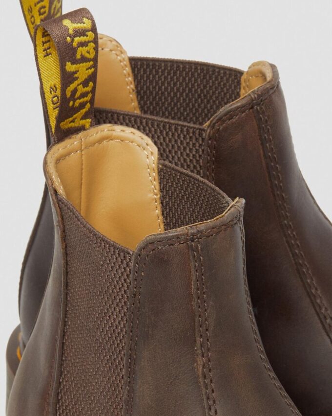 Bottes Chelsea en cuir Crazy Horse à coutures jaunes 2976 Bottes Chelsea en cuir Crazy Horse à coutures jaunes 2976