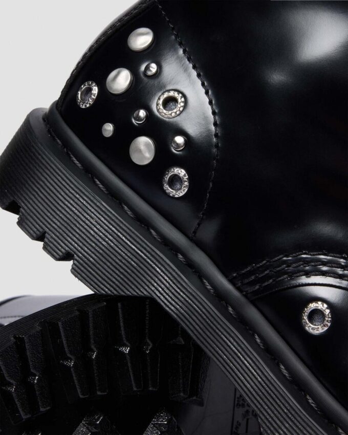 Bottes en cuir clouté 1460