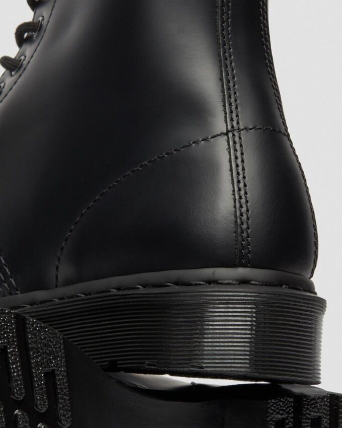 Bottes à lacets en Smooth Leather 1460 MONO Bottes à lacets en Smooth Leather 1460 MONO