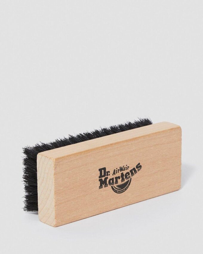 Brosse à chaussures en poils