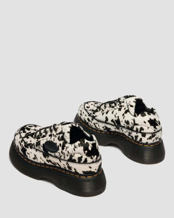 BUZZ Chaussures à 5 œillets en cuir dalmatien BUZZ Chaussures à 5 œillets en cuir dalmatien