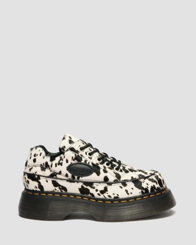 BUZZ Chaussures à 5 œillets en cuir dalmatien BUZZ Chaussures à 5 œillets en cuir dalmatien