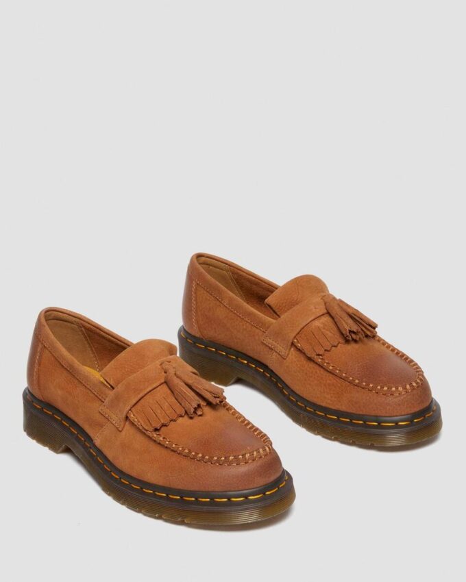 Mocassins à pompons en cuir nubuck Adrian Mocassins à pompons en cuir nubuck Adrian