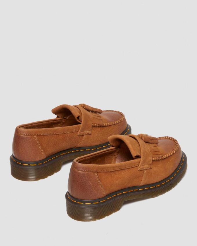 Mocassins à pompons en cuir nubuck Adrian Mocassins à pompons en cuir nubuck Adrian