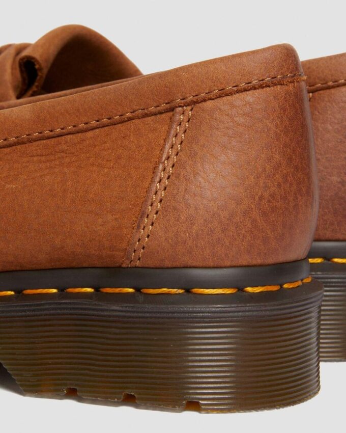 Mocassins à pompons en cuir nubuck Adrian Mocassins à pompons en cuir nubuck Adrian