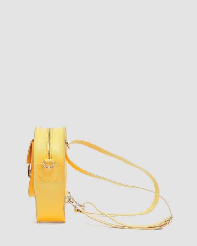 Sac en cuir Kiev avec ferrures en forme de cœur Sac en cuir Kiev avec ferrures en forme de cœur