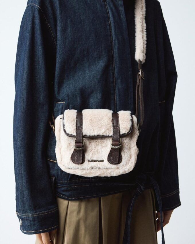 SATCHEL 7 POUCES Sacoche en cuir et fausse fourrure SATCHEL 7 POUCES Sacoche en cuir et fausse fourrure
